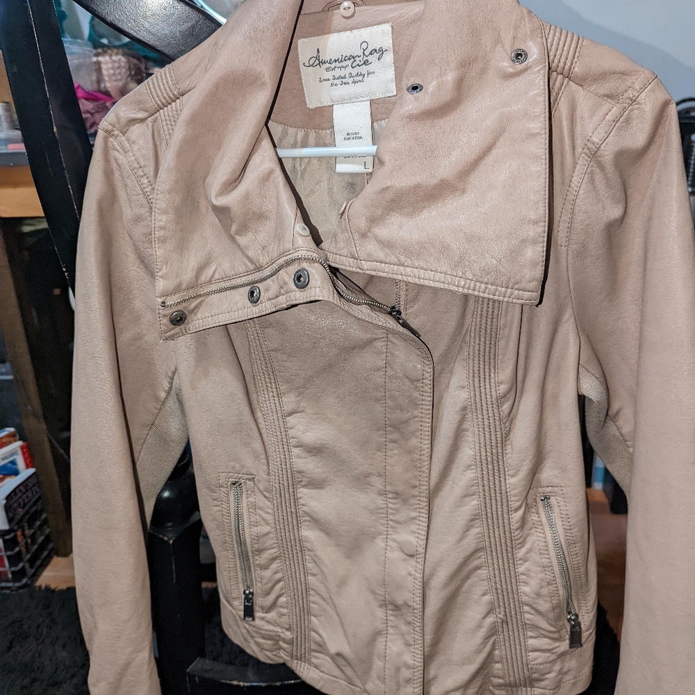 Leather jacket - Picture 2 of 4